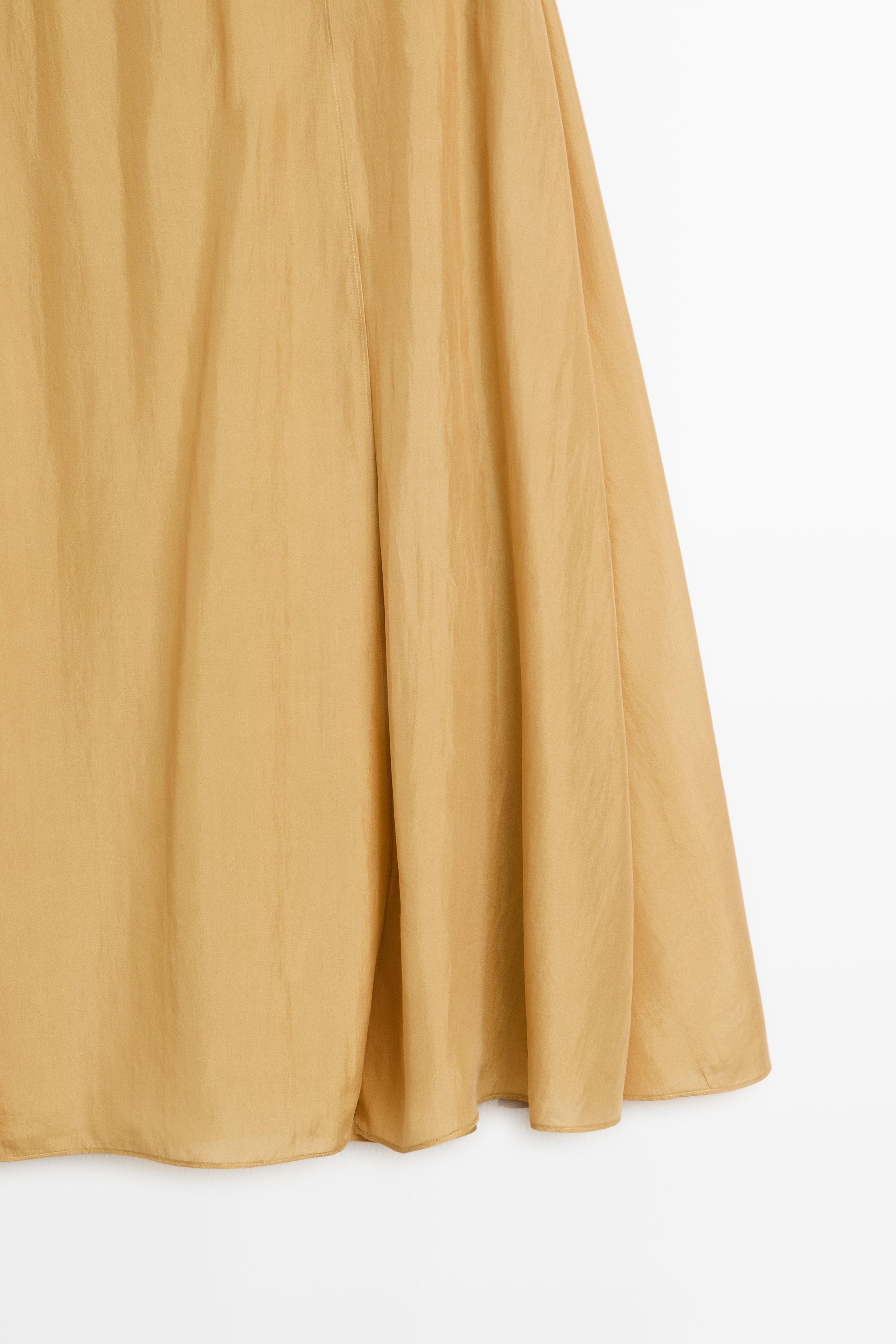 Total look 100% silk flowing midi skirt